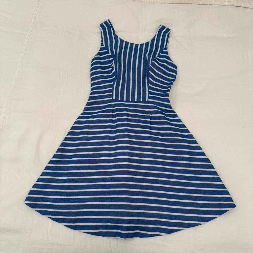 Vineyard Vines Blue and White Fit and Flare Mini Dress - Picture 2 of 6